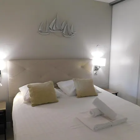Charming T2 Domaine De Valescure Air-conditioned Parking Swimming Pool Saint-Raphael (Var)